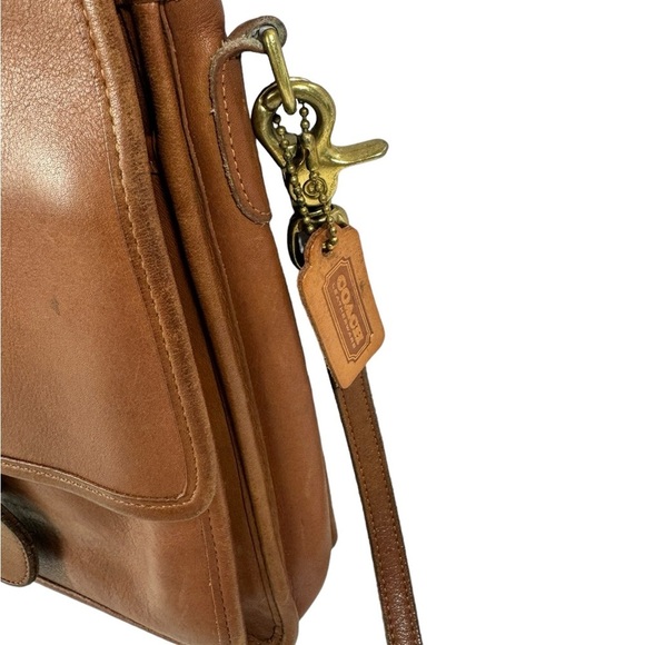 Vintage Coach British Tan Leather Station Crossbody Bag - Picture 15 of 16